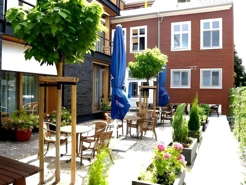 4224FC22604258F9E969E4F7976B5349