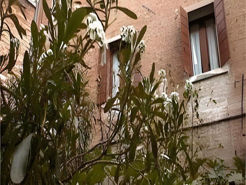 38F36CE63DAA7023B0843097452A26F8