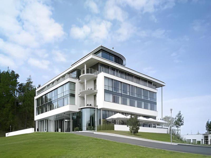 09E21DB2F3939B501C38FC8C6C90DDBE