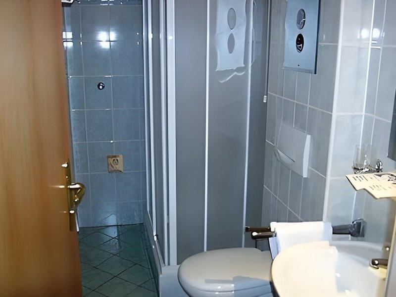 37C81C628FFBEAE735A14D976E738E3F