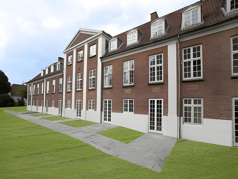 879238685C9ABD1B8C4E9AC236D80E02