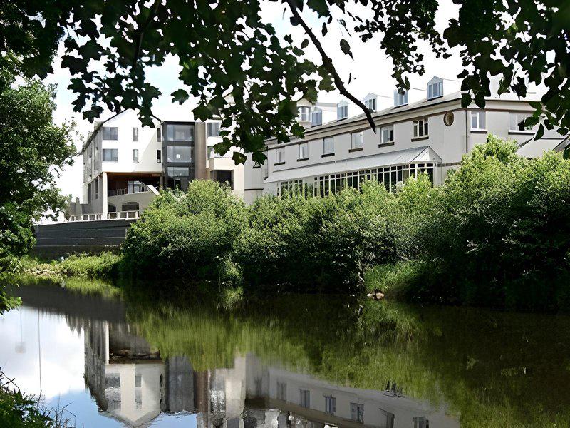 3B6843F8155214C89418B6B76373656D