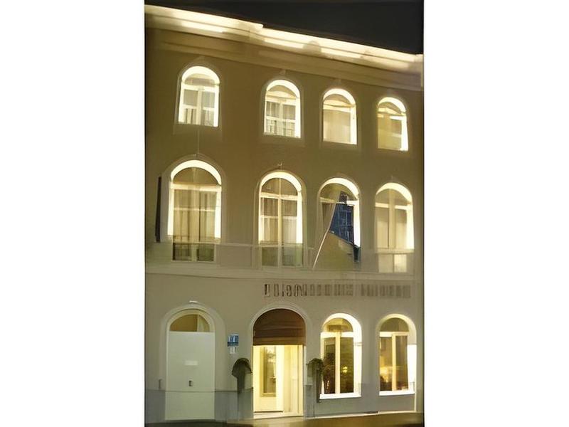 Flanders Hotel - Hampshire Classic