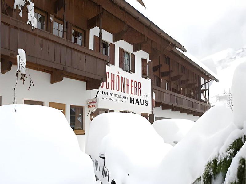 ADF12740F2BD6152D1951C72D92F3CF3