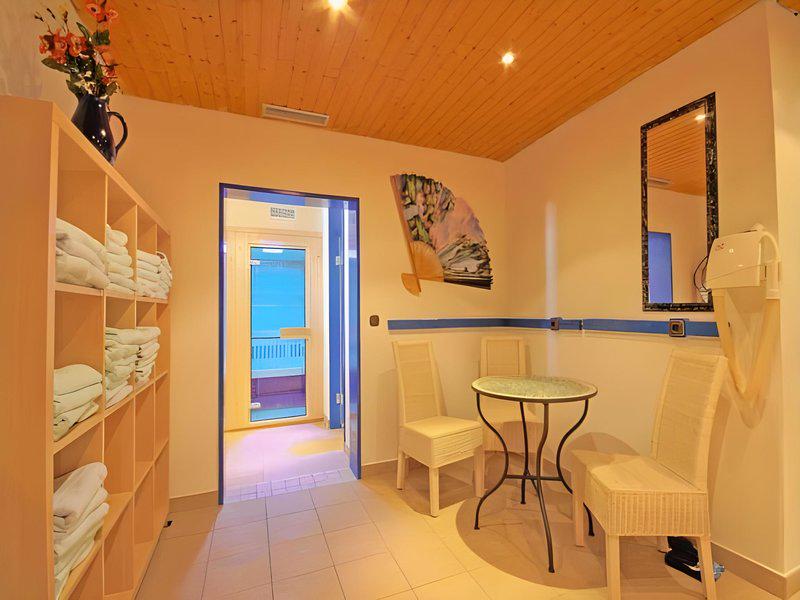 720082420B3A90947ADB91C7B3A771B0