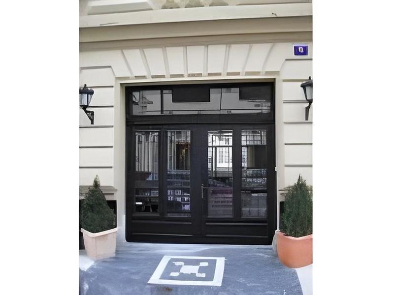 F1081C70FB645B769422DD3BE32D9B1C