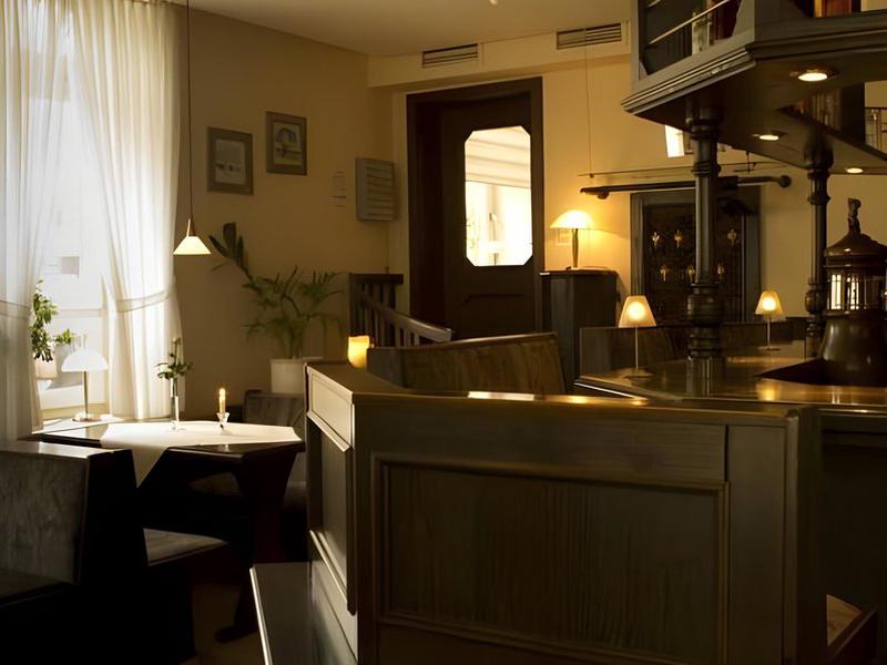 B8879E5936A1E5F725E2010B938DF084