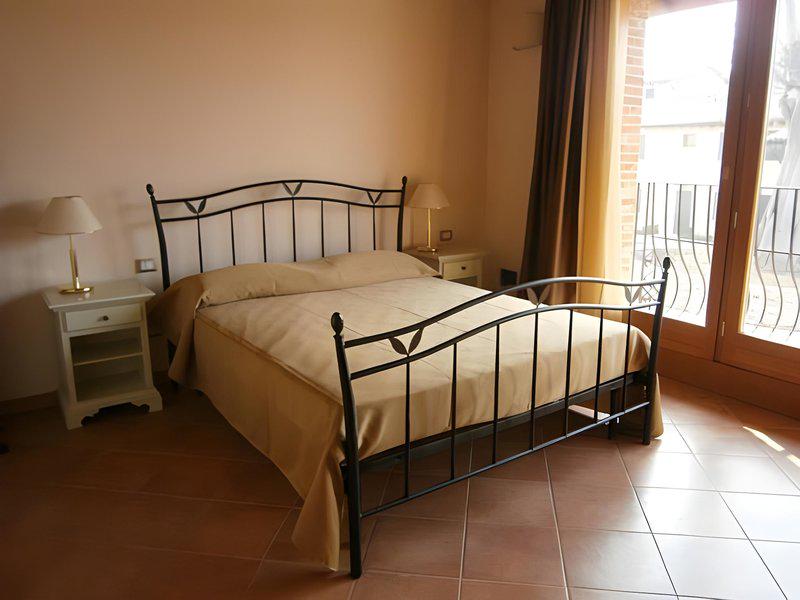 DFE1FC612ECA792FAAB94A89CABCA39B