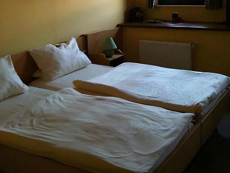 C10C2364CEDE2D75515575E7B772F6B7