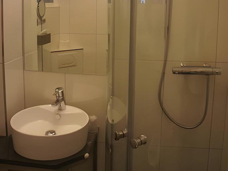 3CBF9A906C17060D5005343DDC21BC96