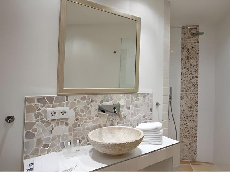 EB9B6B8BAA5DE1F4A0ABC41AB29B49C0