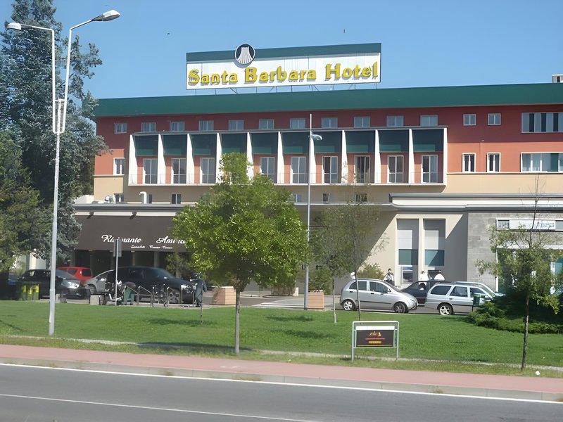 F7D9784DAE8B32B7FFE0D151DFAD3C61