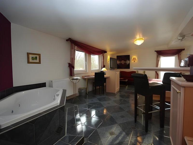 5BBC40BB5D8D7FC472E8854AB0F7F3EC