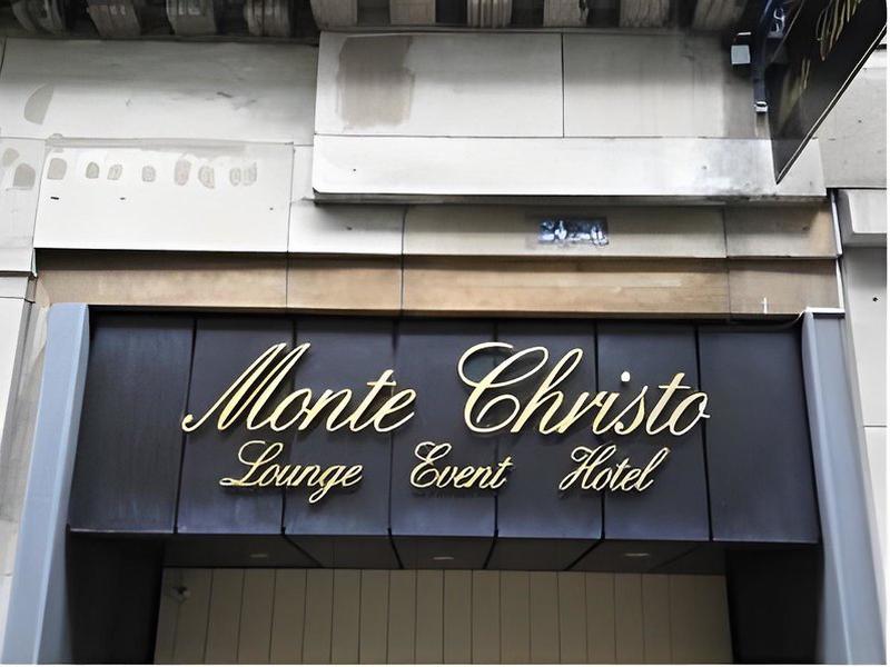 269BFEE4AF9318FDAE9BA5DFD2ADEBC5