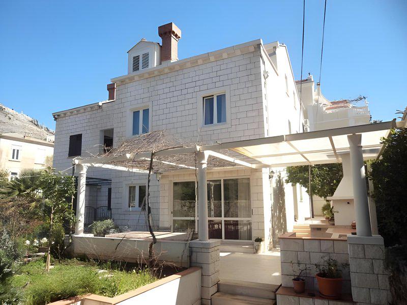 2DBADD56378273D987704A7A1BECD669