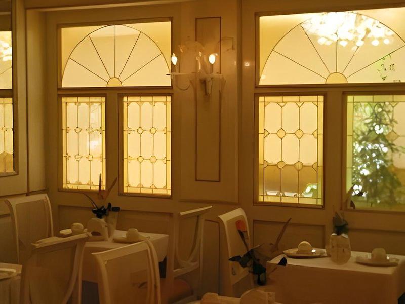 76F56A3D66A5CB9D4BF5D4240699881D