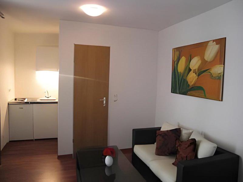 B1E5D8D9BAE6A26A1EDCE934DD1D513C