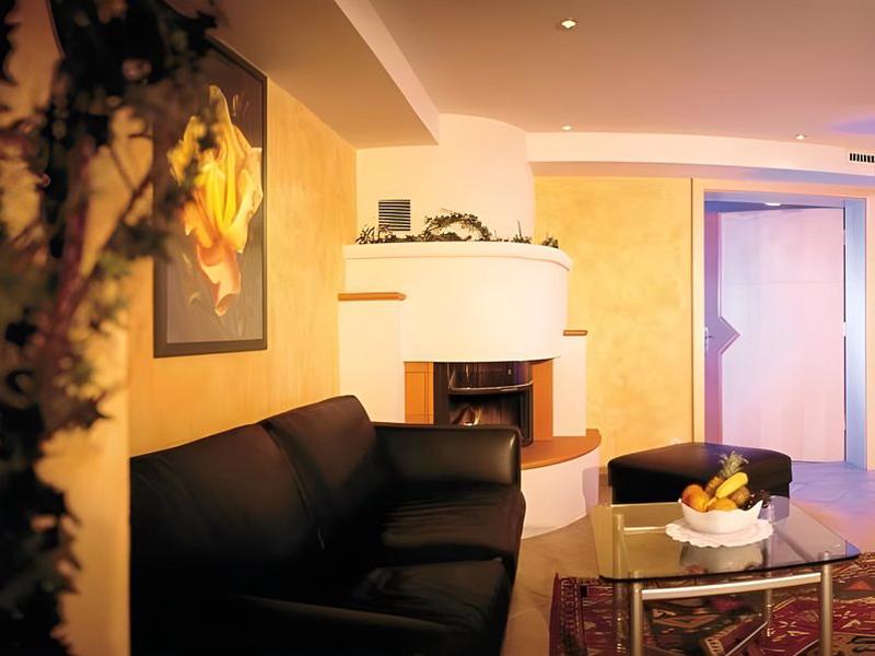 7207EBF0F0B9C3F5157A079D456A2E12