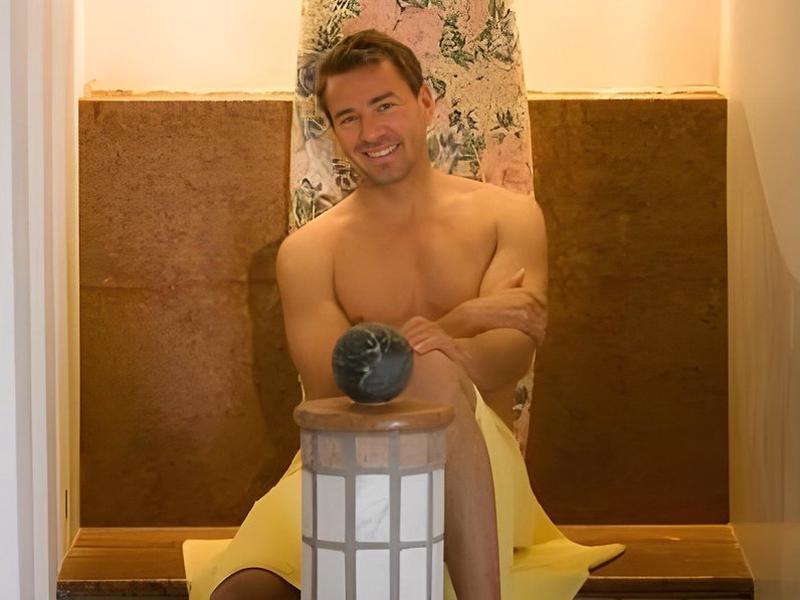 AC3645899689F831D2590CC8B0BDD817