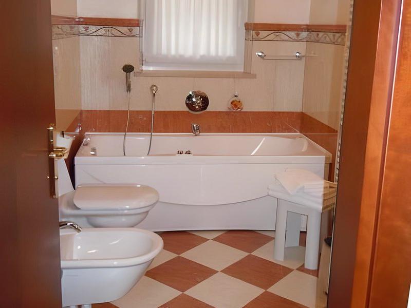 A5CEA3C498C11D35C80AA8EB01ECD57E