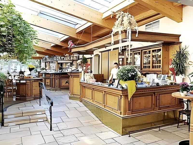 8A8C5DBC57788FEEE08EF842792D1CF8