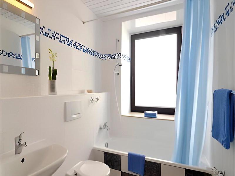 3EE7F15899DCB4F32F6F44EA4B9EDF98