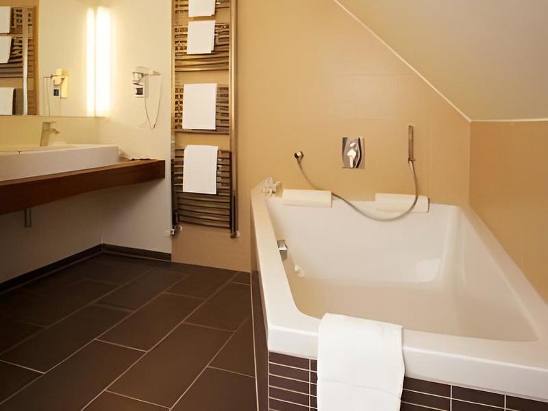 95A7FBAE91F4D7CF5E5CF04B9834988A