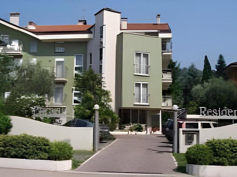 C16A5E34F7F74A5C5BA79945FD1A7A86