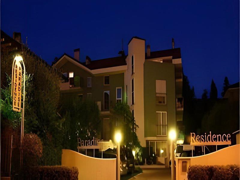 00F18830649F89B3B3D69E771C9B0592