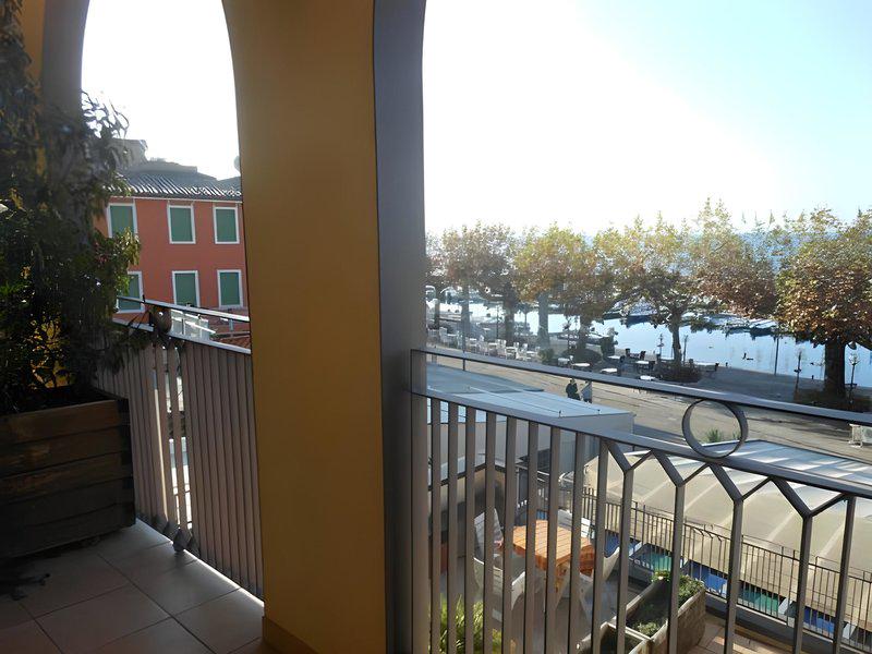 455E005AB65B40993F5B9B3F3D63E567