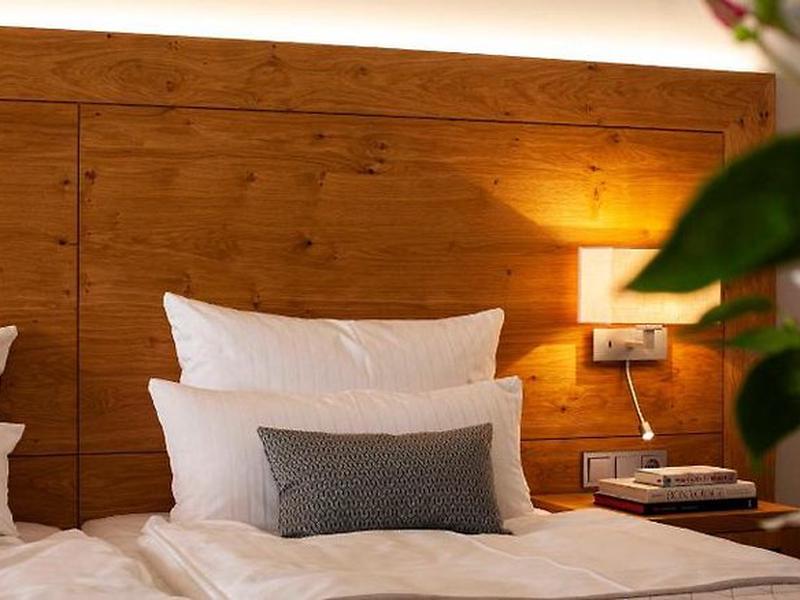 838046E1D9876A3B5870C88D6FB289C4