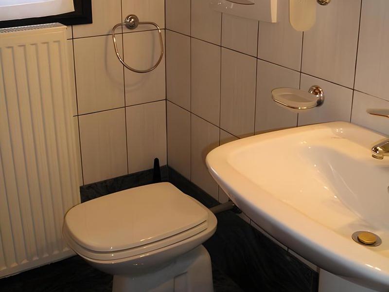 8DF152E5983AB454AD66F6A54A46A452