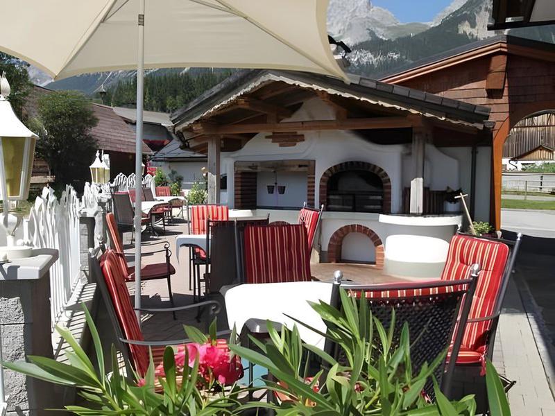 9DB28B097B29FEBDD43BCF5968BB5440