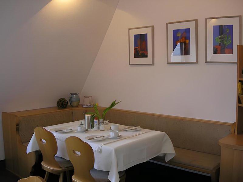 B5F04AD031C05B4D0027D789ABE88C54