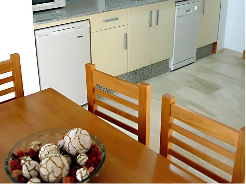 9CC2BE3979F8F9CB8A7A0AB6DA950401