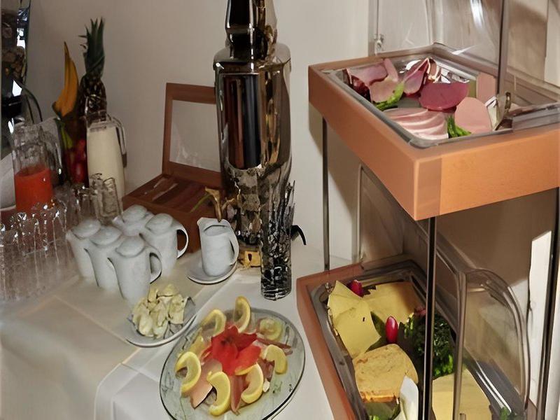 77398E937CC11B6124AD08F38A882149