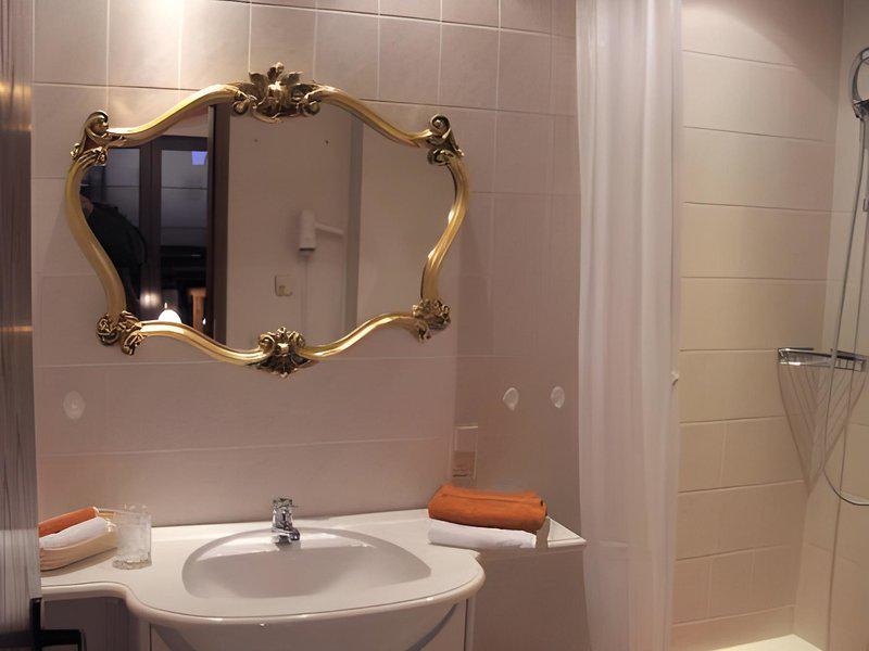 DBBDC423D4DF5D9F2BDFEA8BB5723826