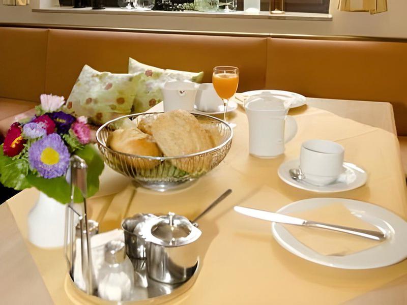 540AB03FEE5C015E7BDD63F772720FFC