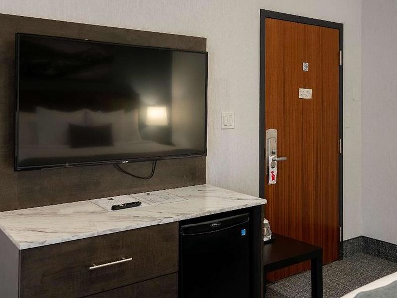 930D3B164D05738B5384E39B00FF70DE