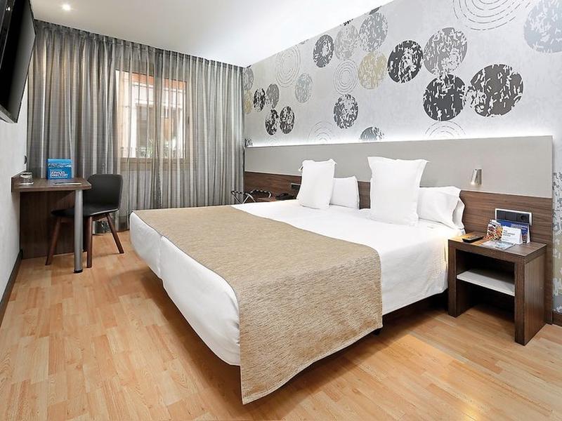 8A323191A26C14EC7CB3F6EFF7D0C348