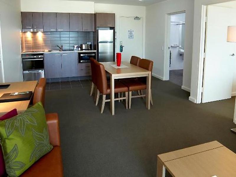 79E560E81F55C9193486B50DFB05174E