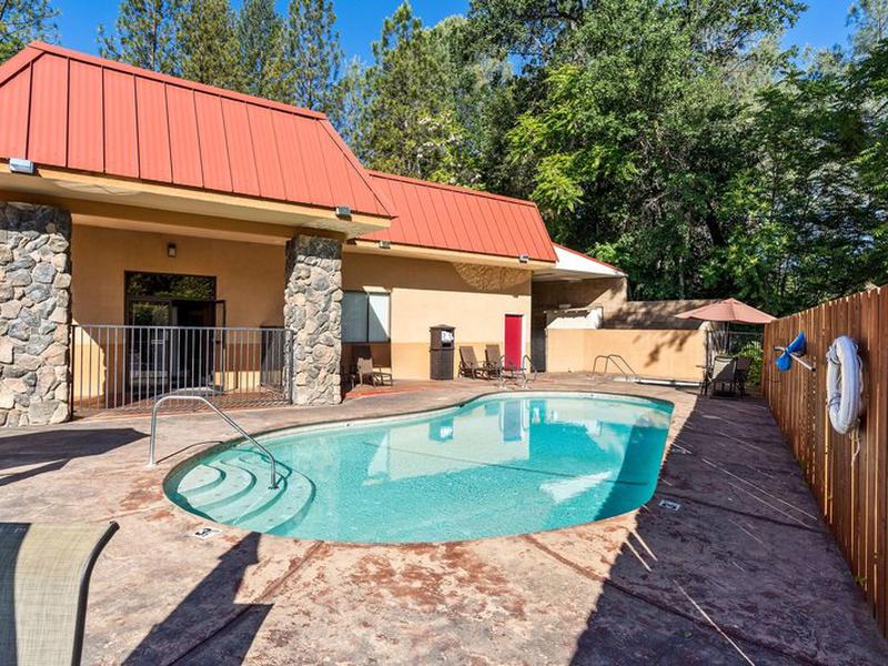 23BABEEF18A55F10FBAC3FE05EA0D550