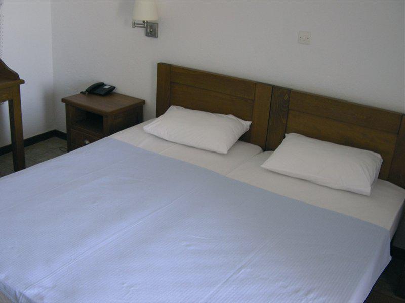 FD8A2C9EF34E7331B833816DA70F8E6F