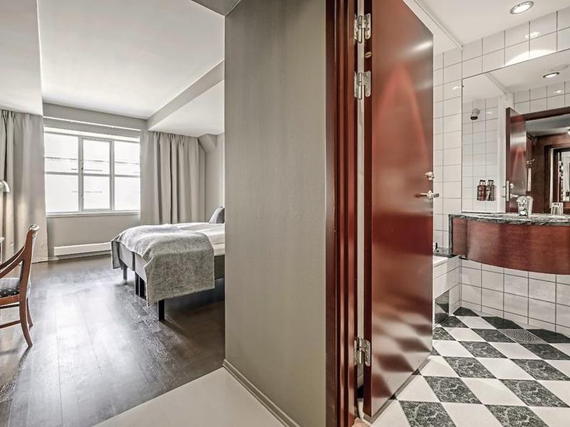 92B458C421250F2873A3E85F6BC94E8C