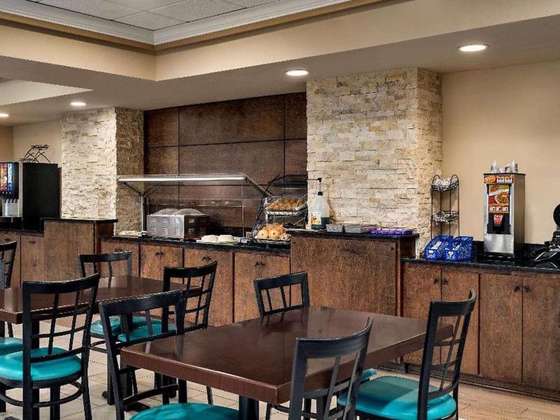 C8E00D8EEBEBDBF66F7816653878D886