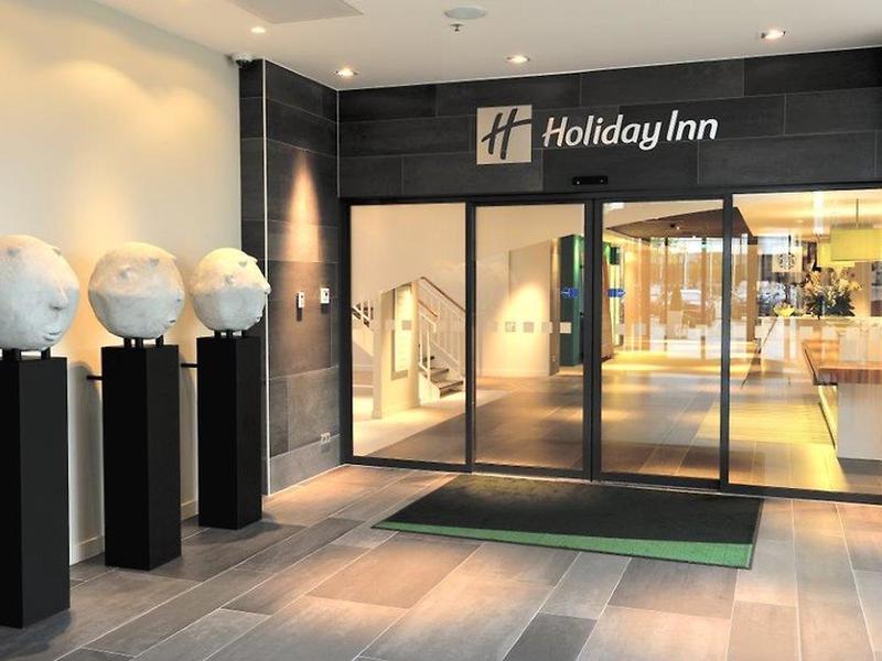 10EE05F275CCBD5D86F28A2C67D4C826