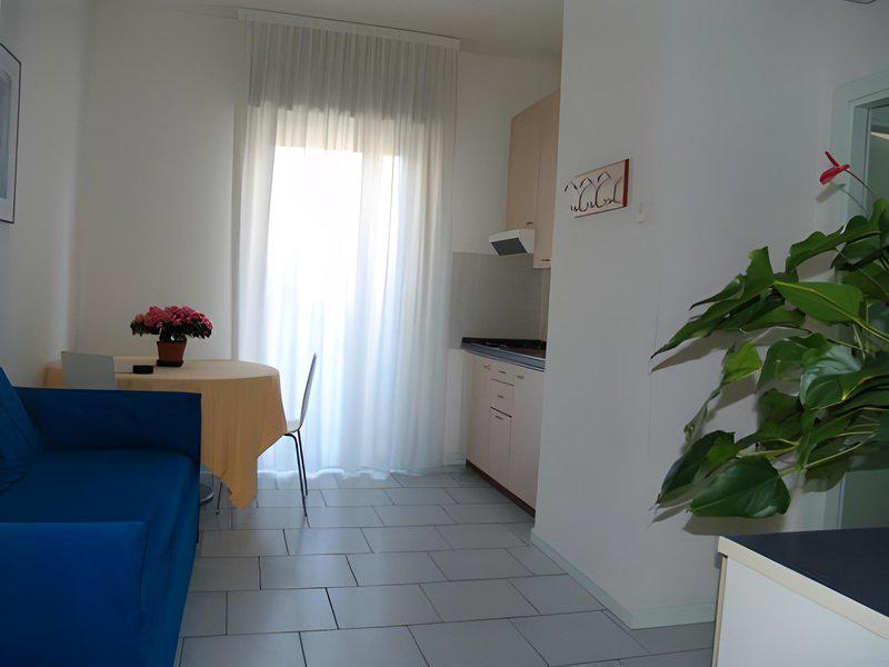 E541063F4F8B344AB8997773B1AE26E0