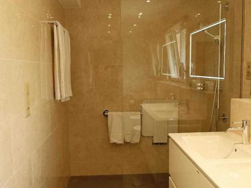 EE682A6C979D55DFC55F6DCB1BCA6690