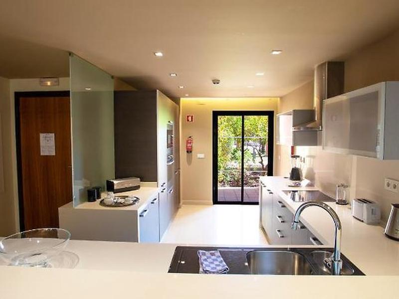 76584F2713CCD2F4B01859E72321736E