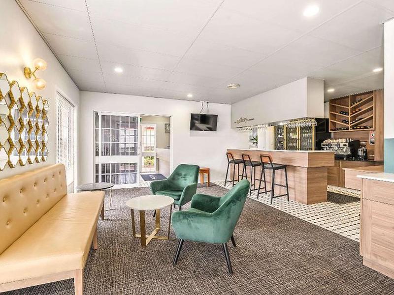 F0001226B070E4ABCD4587E91A7030AF